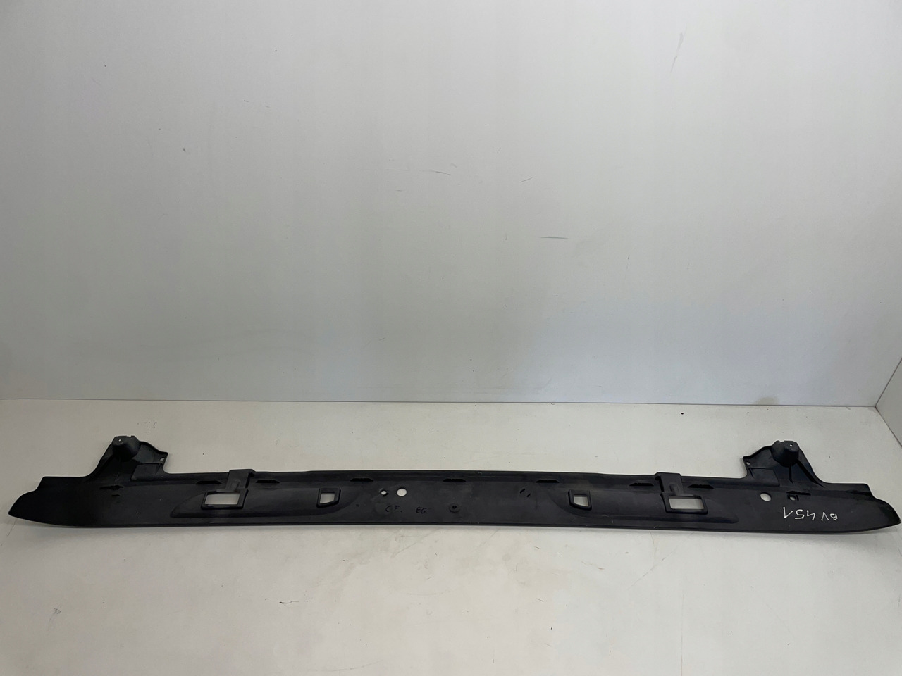 PODSZYBIE OSŁONA MASKOWNICA DAF CF 1980795 - Parabrisas para Camión: foto 4 PODSZYBIE OSŁONA MASKOWNICA DAF CF 1980795 - Parabrisas para Camión: foto 4