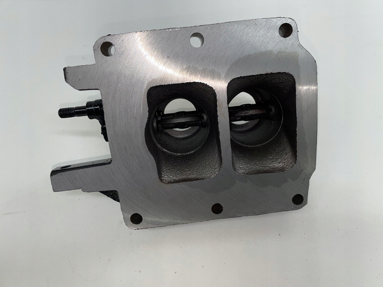 PRZEPUSTNICA RECYRKULATOR MAN TGS TGX EURO 6 - Sistema de admisión de aire para Camión: foto 2 PRZEPUSTNICA RECYRKULATOR MAN TGS TGX EURO 6 - Sistema de admisión de aire para Camión: foto 2