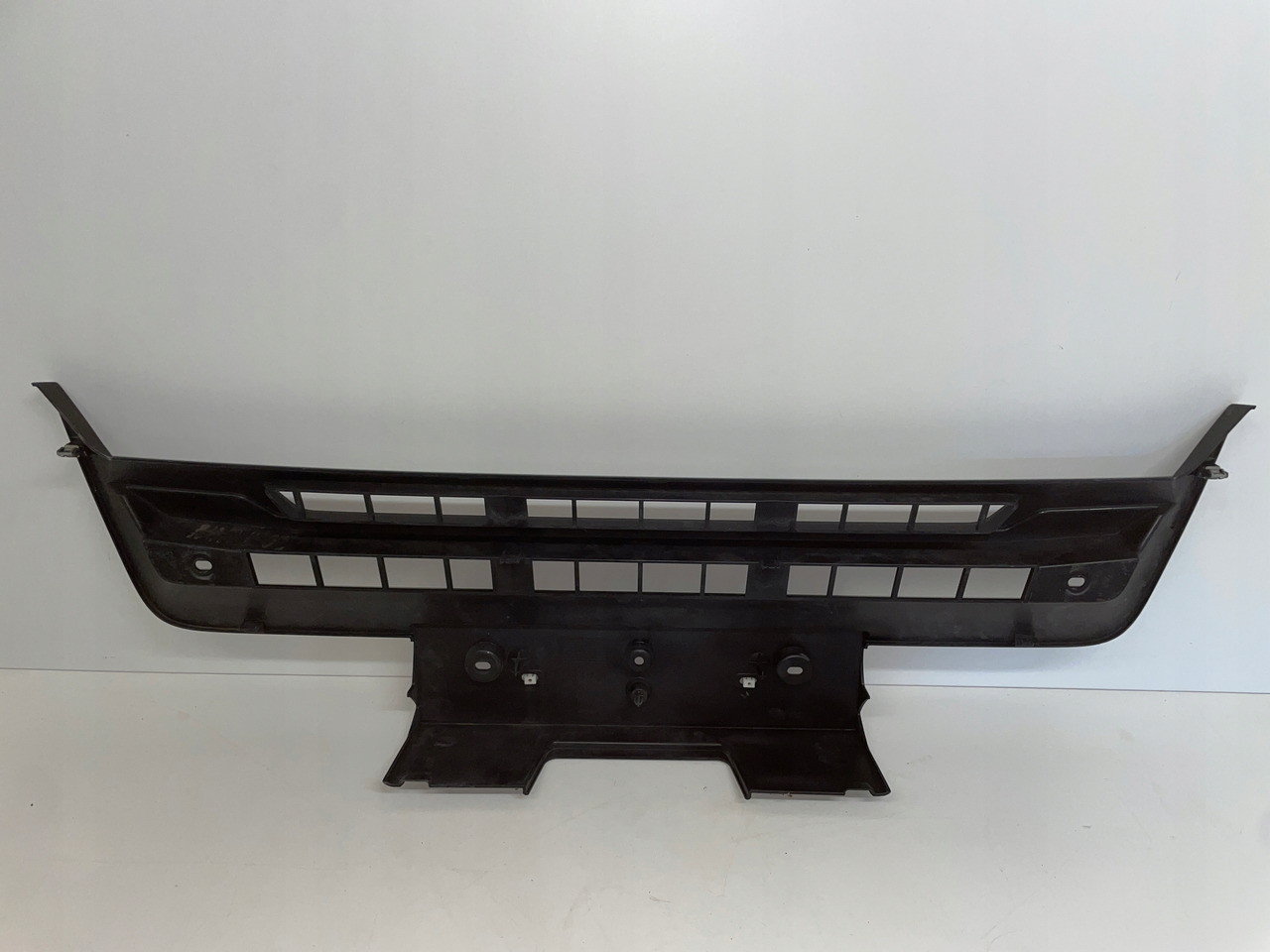 ŚRODKOWY GRILL CHROM ZDERZAKA MAN TGS TG3 TGS 3 ATRAPA 81416146086 - Peldaño: foto 4 ŚRODKOWY GRILL CHROM ZDERZAKA MAN TGS TG3 TGS 3 ATRAPA 81416146086 - Peldaño: foto 4