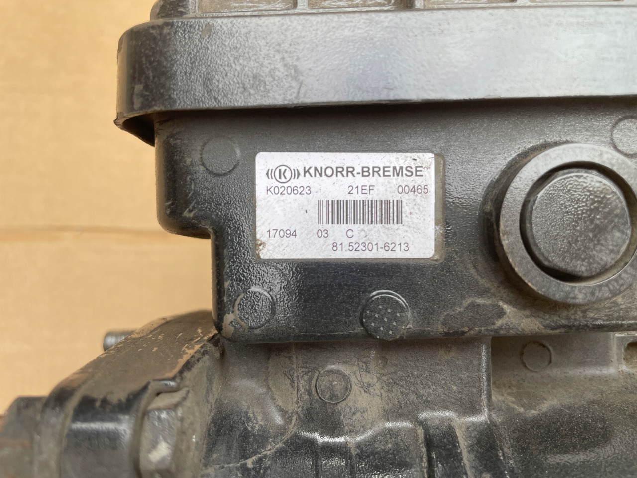 ZAWÓR EUROPA MODULATOR EBS MAN TGA TGS TGX 81523016213 - Válvula de freno para Camión: foto 3 ZAWÓR EUROPA MODULATOR EBS MAN TGA TGS TGX 81523016213 - Válvula de freno para Camión: foto 3