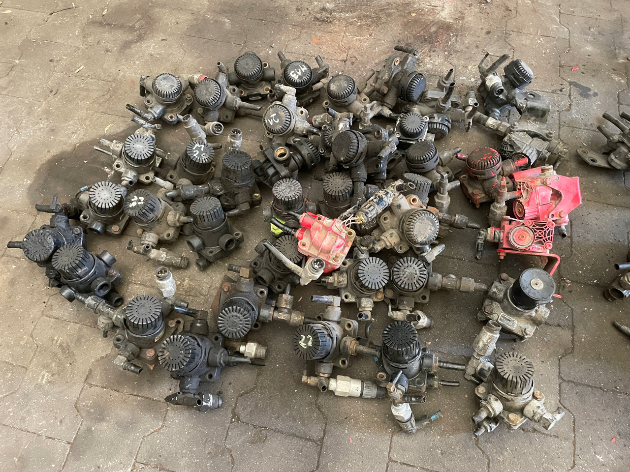 Válvula de freno para Camión ZAWÓR HAMULCA RĘCZNEGO WABCO MAN TGX TGA TGS 81521166075: foto 8 Válvula de freno para Camión ZAWÓR HAMULCA RĘCZNEGO WABCO MAN TGX TGA TGS 81521166075: foto 8