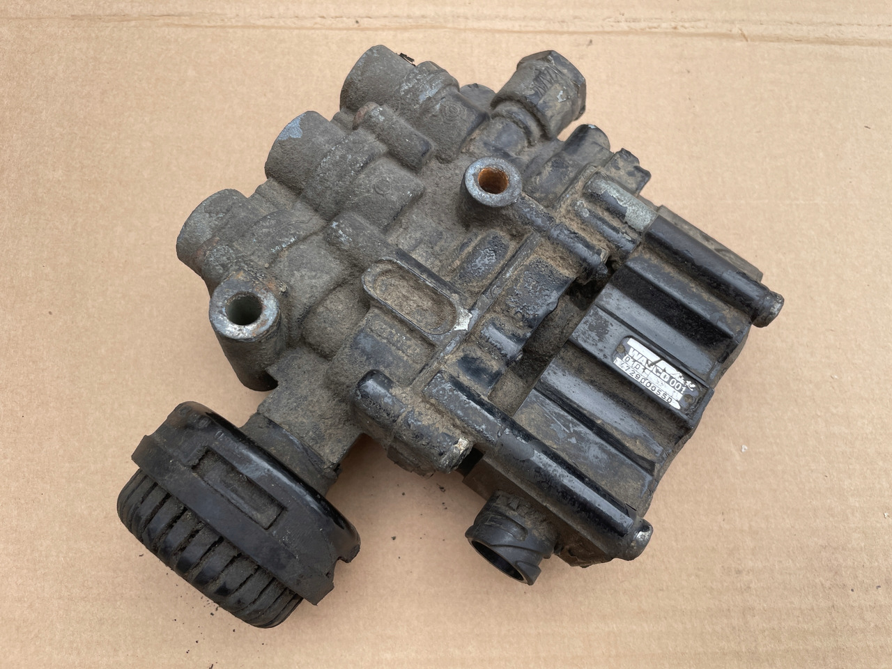 ZAWÓR PODUSZEK ECAS MAN TGA TGX TGS 4729000550 - Suspensión neumática para Camión: foto 2 ZAWÓR PODUSZEK ECAS MAN TGA TGX TGS 4729000550 - Suspensión neumática para Camión: foto 2