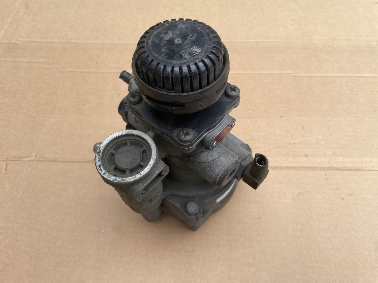 ZAWÓR STERUJĄCY NACZEPY PRZYCZEPY WABC0 MAN DAF 9730090067 - Válvula de freno: foto 1 ZAWÓR STERUJĄCY NACZEPY PRZYCZEPY WABC0 MAN DAF 9730090067 - Válvula de freno: foto 1