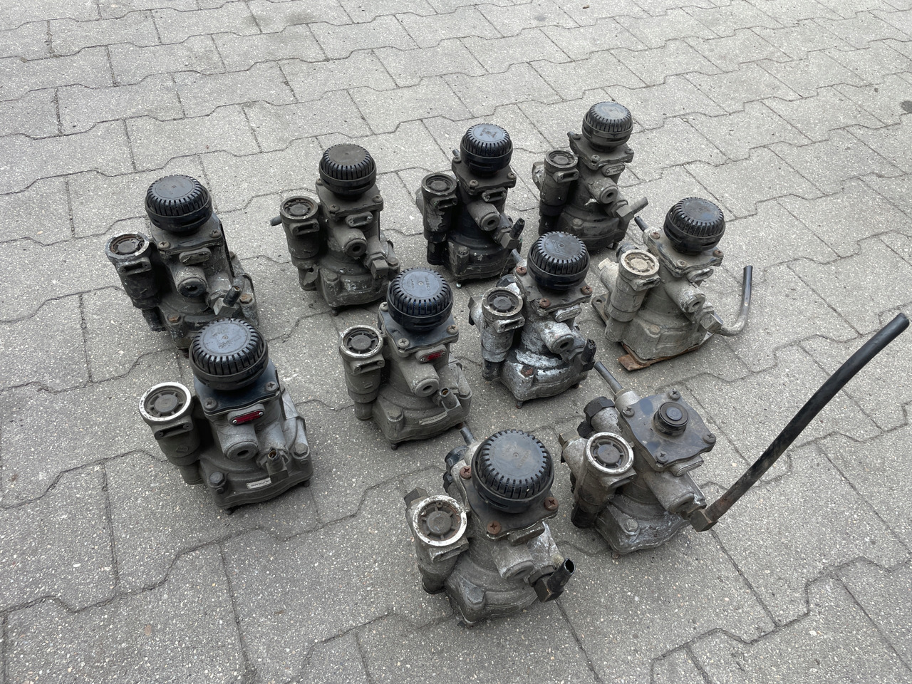 ZAWÓR STERUJĄCY NACZEPY PRZYCZEPY WABC0 MAN DAF 9730090067 - Válvula de freno: foto 4 ZAWÓR STERUJĄCY NACZEPY PRZYCZEPY WABC0 MAN DAF 9730090067 - Válvula de freno: foto 4