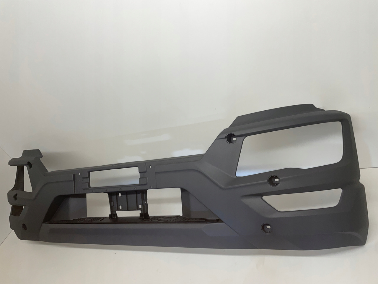 ZDERZAK MAN TGM 20- SZARY BEZ DZIUR 81416140126 - Carrocería y exterior para Camión: foto 3 ZDERZAK MAN TGM 20- SZARY BEZ DZIUR 81416140126 - Carrocería y exterior para Camión: foto 3