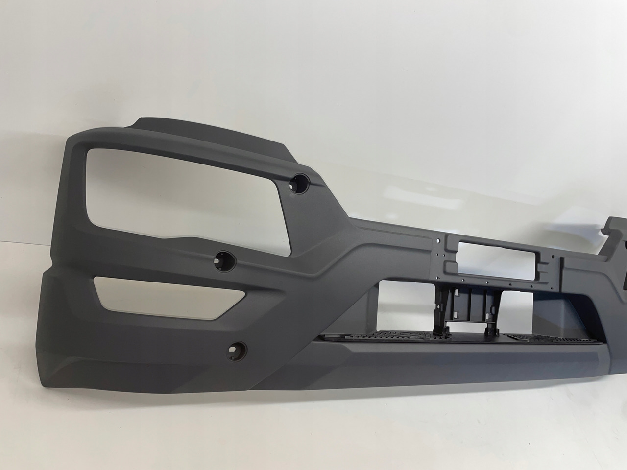 ZDERZAK MAN TGM 20- SZARY BEZ DZIUR 81416140126 - Carrocería y exterior para Camión: foto 2 ZDERZAK MAN TGM 20- SZARY BEZ DZIUR 81416140126 - Carrocería y exterior para Camión: foto 2