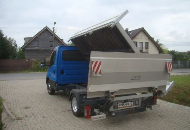 Iveco DAILY 50 C 17 3.0TDI WYWROTKA WINDA MECHANICZNA PRZYSTAWKA DO HYDRAULIKI - Furgoneta basculante: foto 5 Iveco DAILY 50 C 17 3.0TDI WYWROTKA WINDA MECHANICZNA PRZYSTAWKA DO HYDRAULIKI - Furgoneta basculante: foto 5