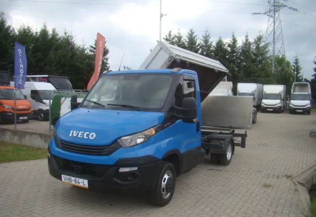 Iveco DAILY 50 C 17 3.0TDI WYWROTKA WINDA MECHANICZNA PRZYSTAWKA DO HYDRAULIKI - Furgoneta basculante: foto 1 Iveco DAILY 50 C 17 3.0TDI WYWROTKA WINDA MECHANICZNA PRZYSTAWKA DO HYDRAULIKI - Furgoneta basculante: foto 1