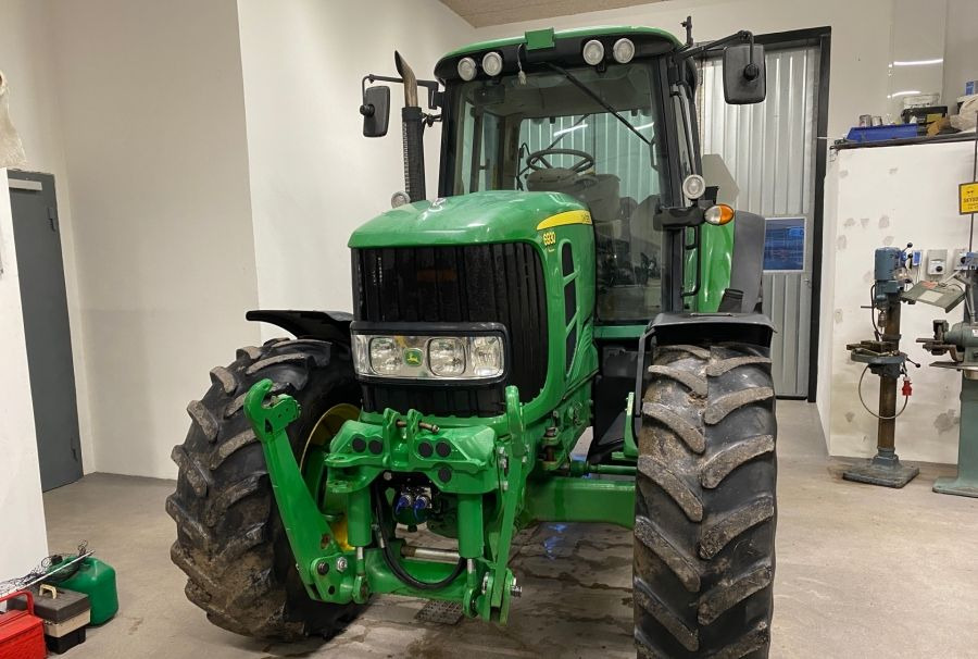 John Deere 6930 Premium - Tractor: foto 2 John Deere 6930 Premium - Tractor: foto 2