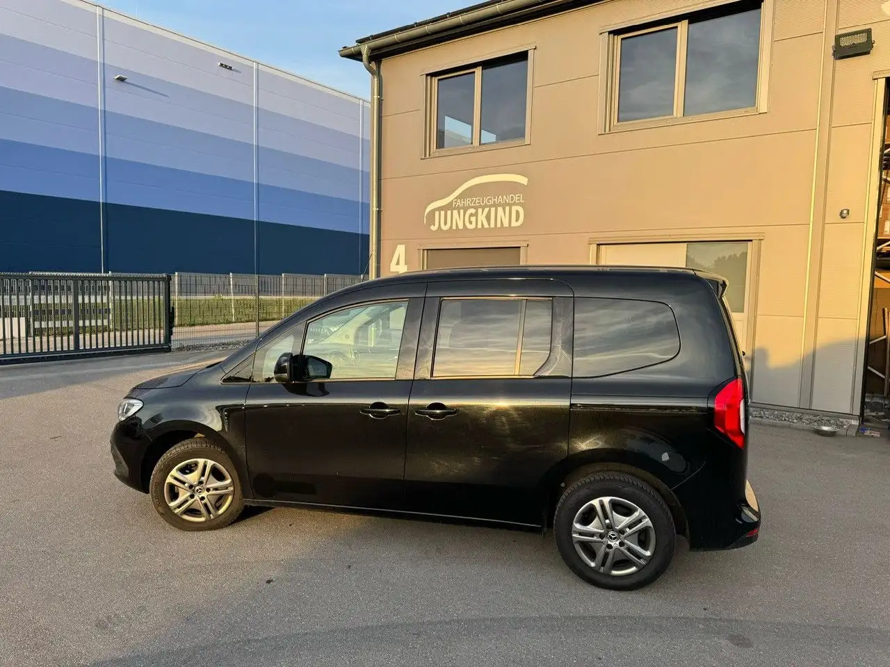 Mercedes-Benz T-Class T -Klasse 160 d standard - Coche: foto 1 Mercedes-Benz T-Class T -Klasse 160 d standard - Coche: foto 1