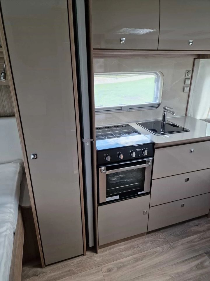 Fendt Tendenza 650 SFD Safety-, Batteri. Fußbodentem - Caravana: foto 5 Fendt Tendenza 650 SFD Safety-, Batteri. Fußbodentem - Caravana: foto 5