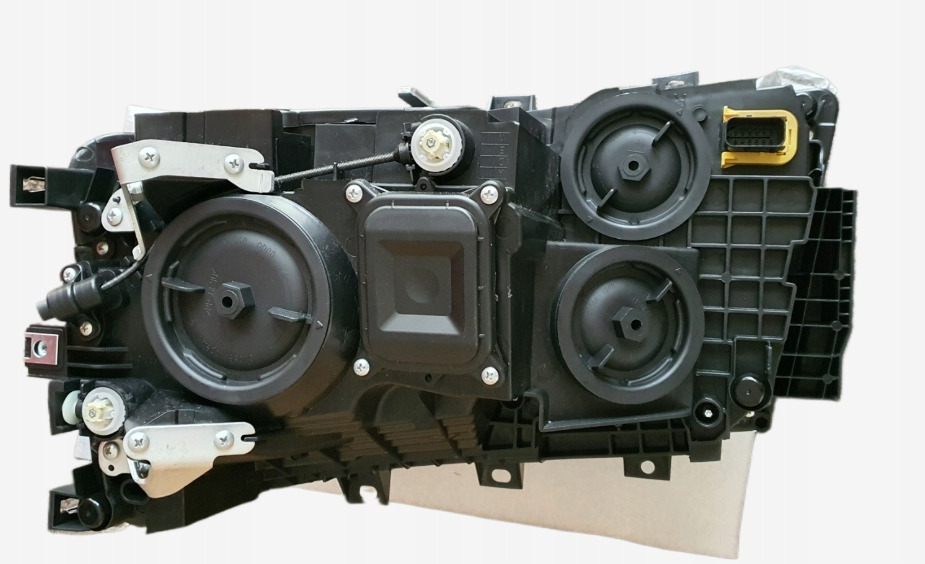 NOWY REFLEKTOR PRAWY SCANIA L,P,G,R,S - Faro delantero para Camión: foto 3 NOWY REFLEKTOR PRAWY SCANIA L,P,G,R,S - Faro delantero para Camión: foto 3