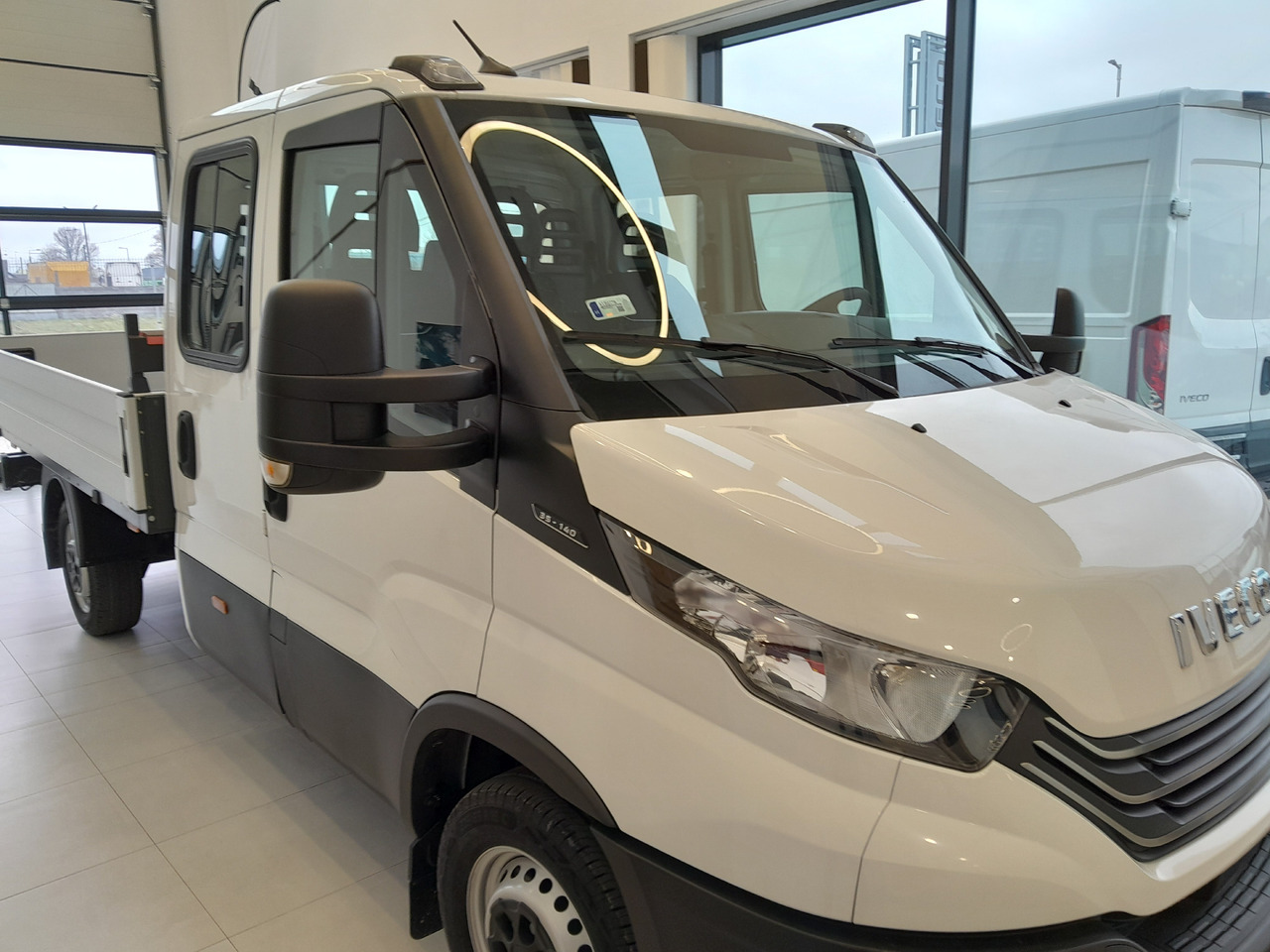 Iveco Daila 35 Daily C 18 H 3450 - Furgoneta caja abierta: foto 2 Iveco Daila 35 Daily C 18 H 3450 - Furgoneta caja abierta: foto 2