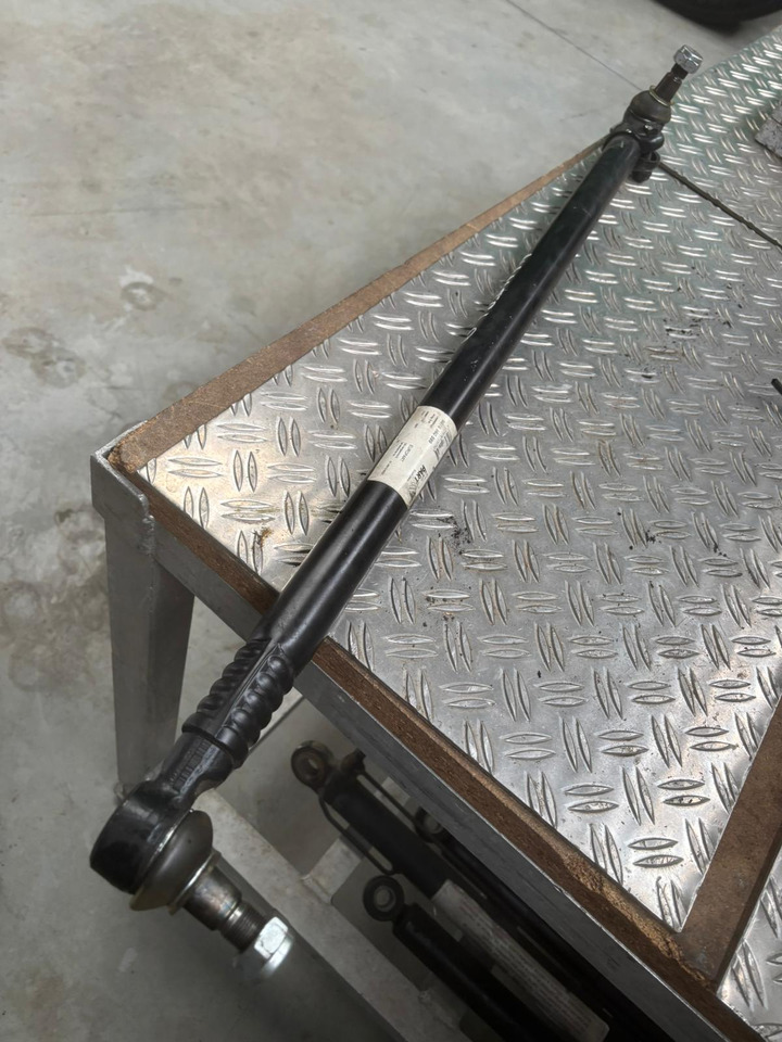 Gebrauchte MAN TGL 8.180 Spurstange / Lenkstange, Artikel - Nr. : 81.46610 - 6820 - Barra de acoplamiento para Camión: foto 1 Gebrauchte MAN TGL 8.180 Spurstange / Lenkstange, Artikel - Nr. : 81.46610 - 6820 - Barra de acoplamiento para Camión: foto 1