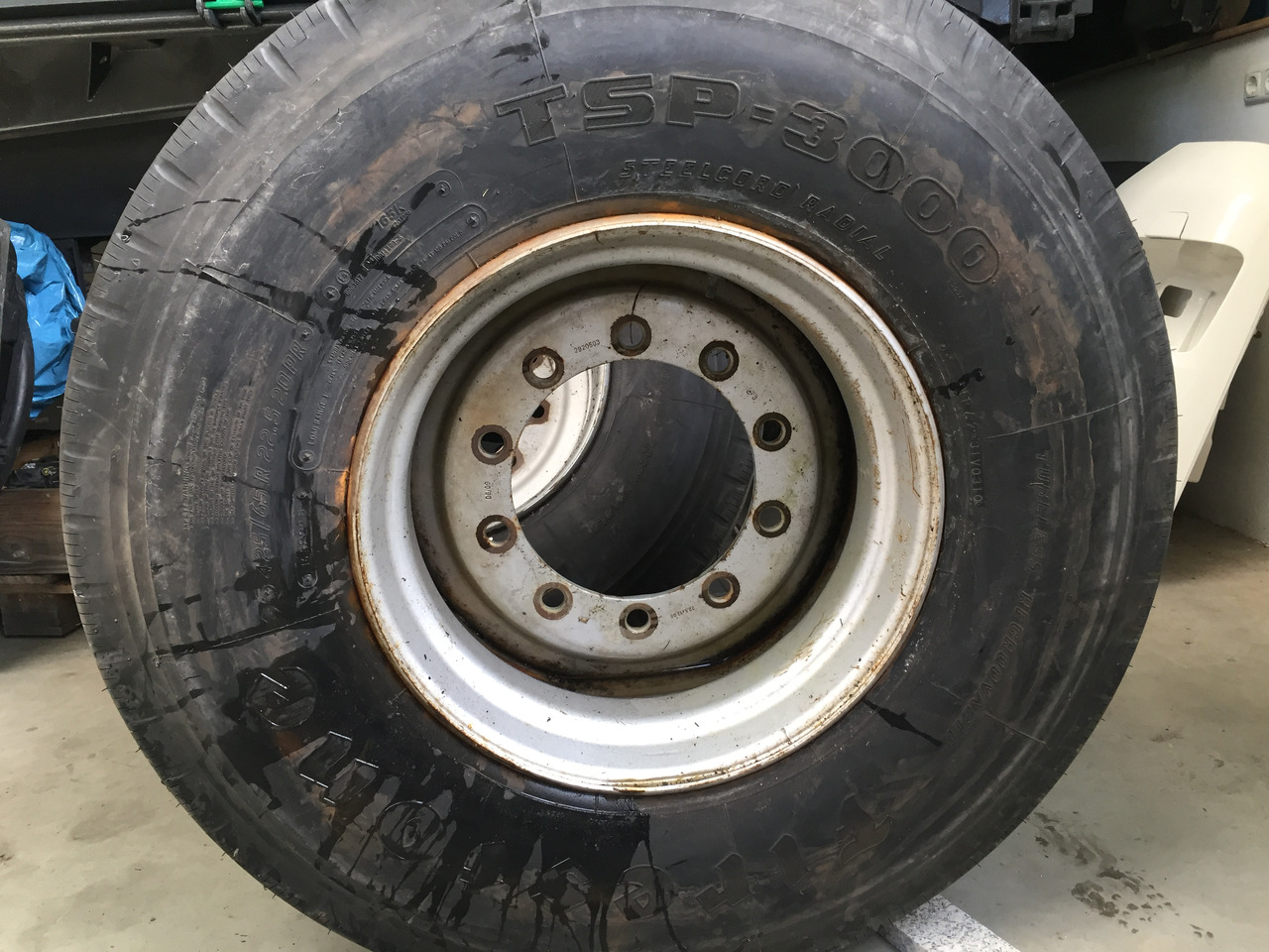 Neue Reifen, Firestone TSP - 3000, Größe : 425 / 65 R x 22,5 - 2 Stück mit Felgen - Neumático para Camión: foto 1 Neue Reifen, Firestone TSP - 3000, Größe : 425 / 65 R x 22,5 - 2 Stück mit Felgen - Neumático para Camión: foto 1
