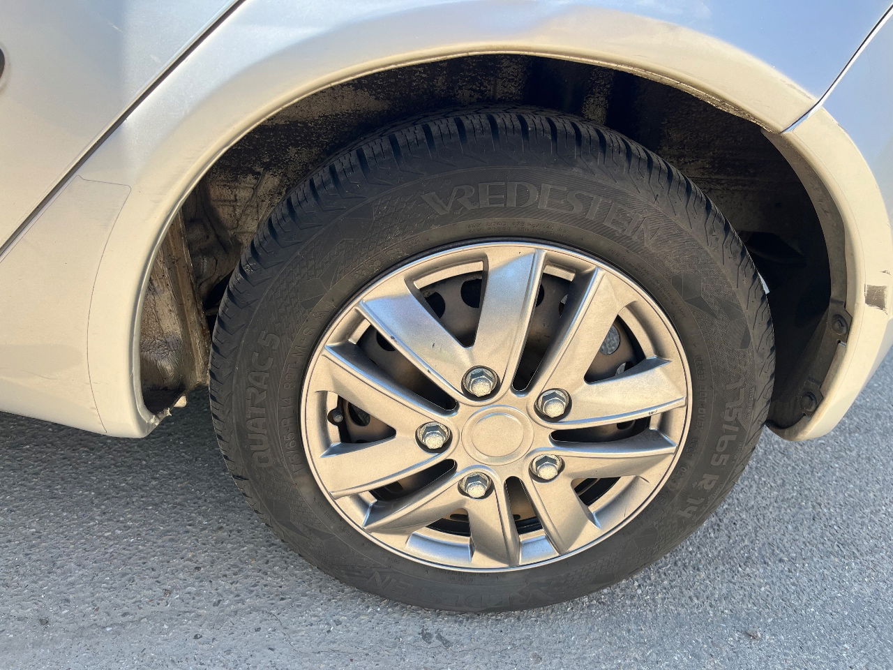 Mitsubishi Colt 1.3 Airco - Coche: foto 5 Mitsubishi Colt 1.3 Airco - Coche: foto 5