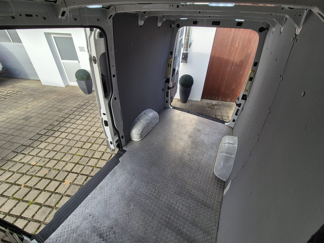 Furgón Volkswagen rafter Kasten 30 mittellang Hochdach /Klima/PDC: foto 11 Furgón Volkswagen rafter Kasten 30 mittellang Hochdach /Klima/PDC: foto 11