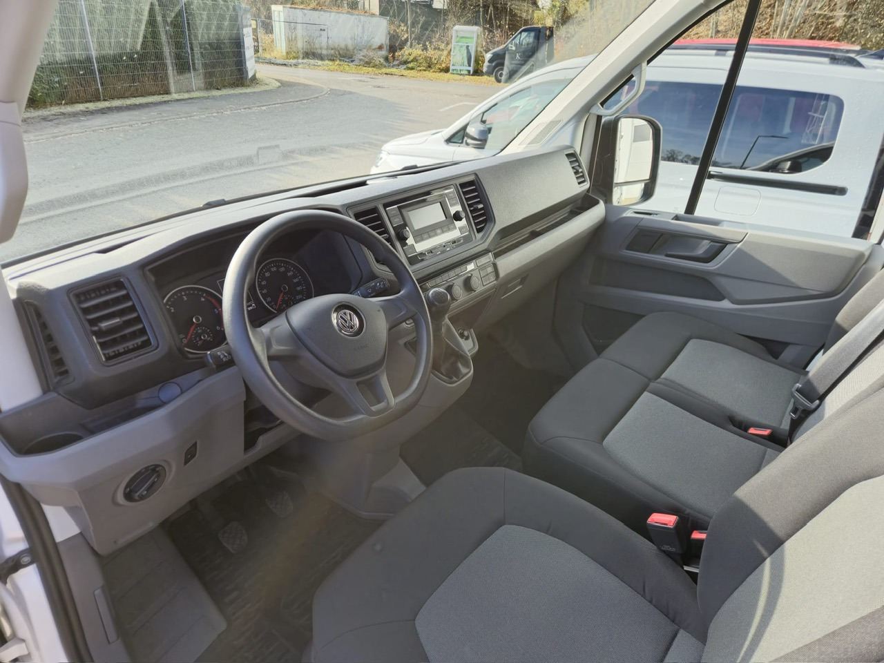 Furgón Volkswagen rafter Kasten 30 mittellang Hochdach /Klima/PDC: foto 12 Furgón Volkswagen rafter Kasten 30 mittellang Hochdach /Klima/PDC: foto 12