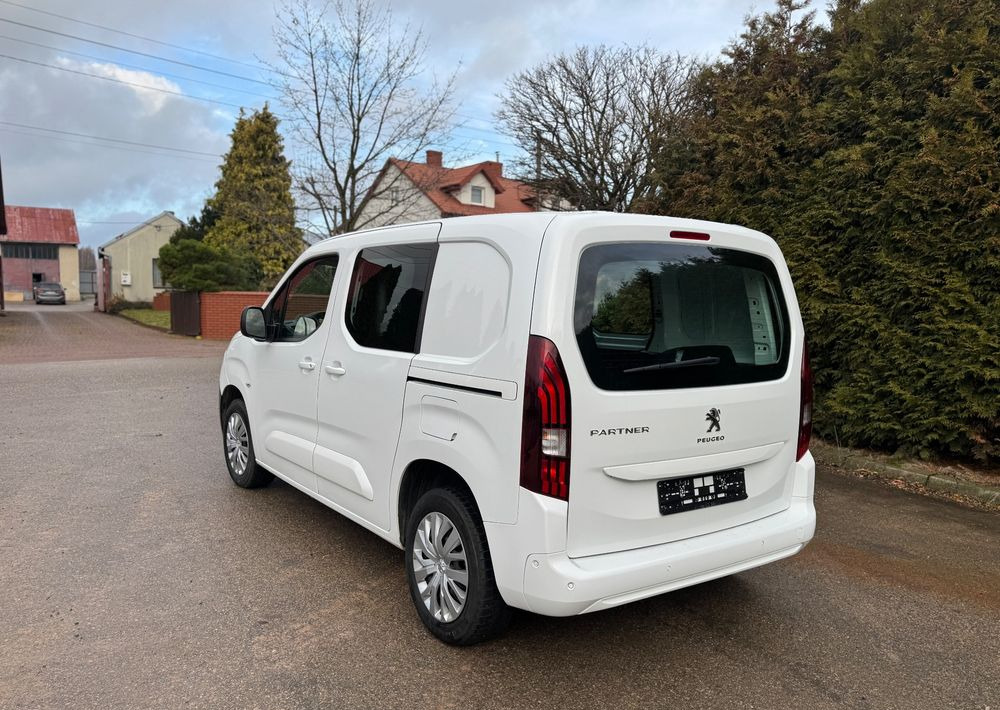 Peugeot Partner 21r 130 HK Niski przebieg 1wł ASO 5 dzwi Euro6.2/ford/opel/citroen - Furgón: foto 4 Peugeot Partner 21r 130 HK Niski przebieg 1wł ASO 5 dzwi Euro6.2/ford/opel/citroen - Furgón: foto 4