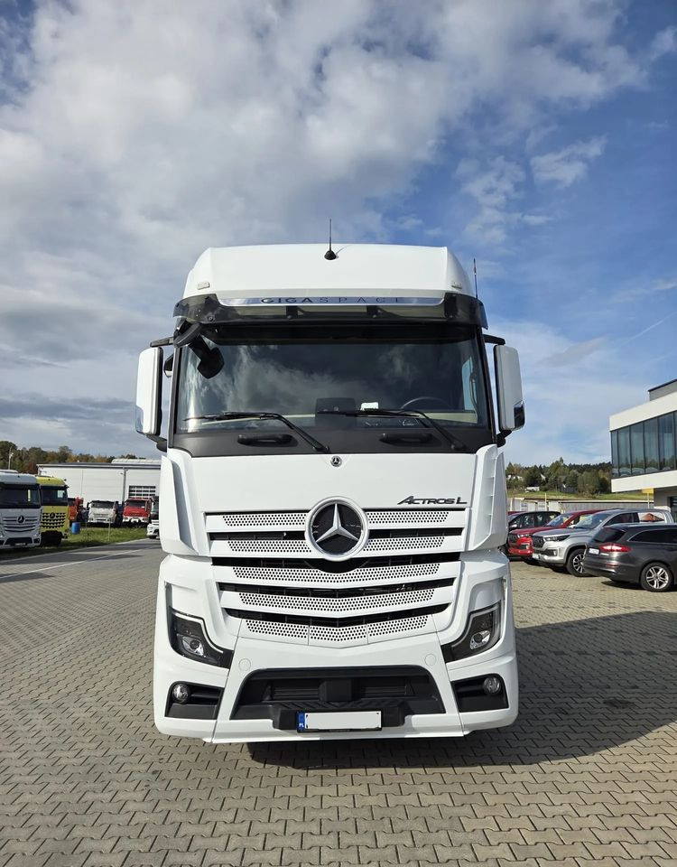 Mercedes-Benz ACTROS 1848 GIGA SPACE - Cabeza tractora: foto 5 Mercedes-Benz ACTROS 1848 GIGA SPACE - Cabeza tractora: foto 5