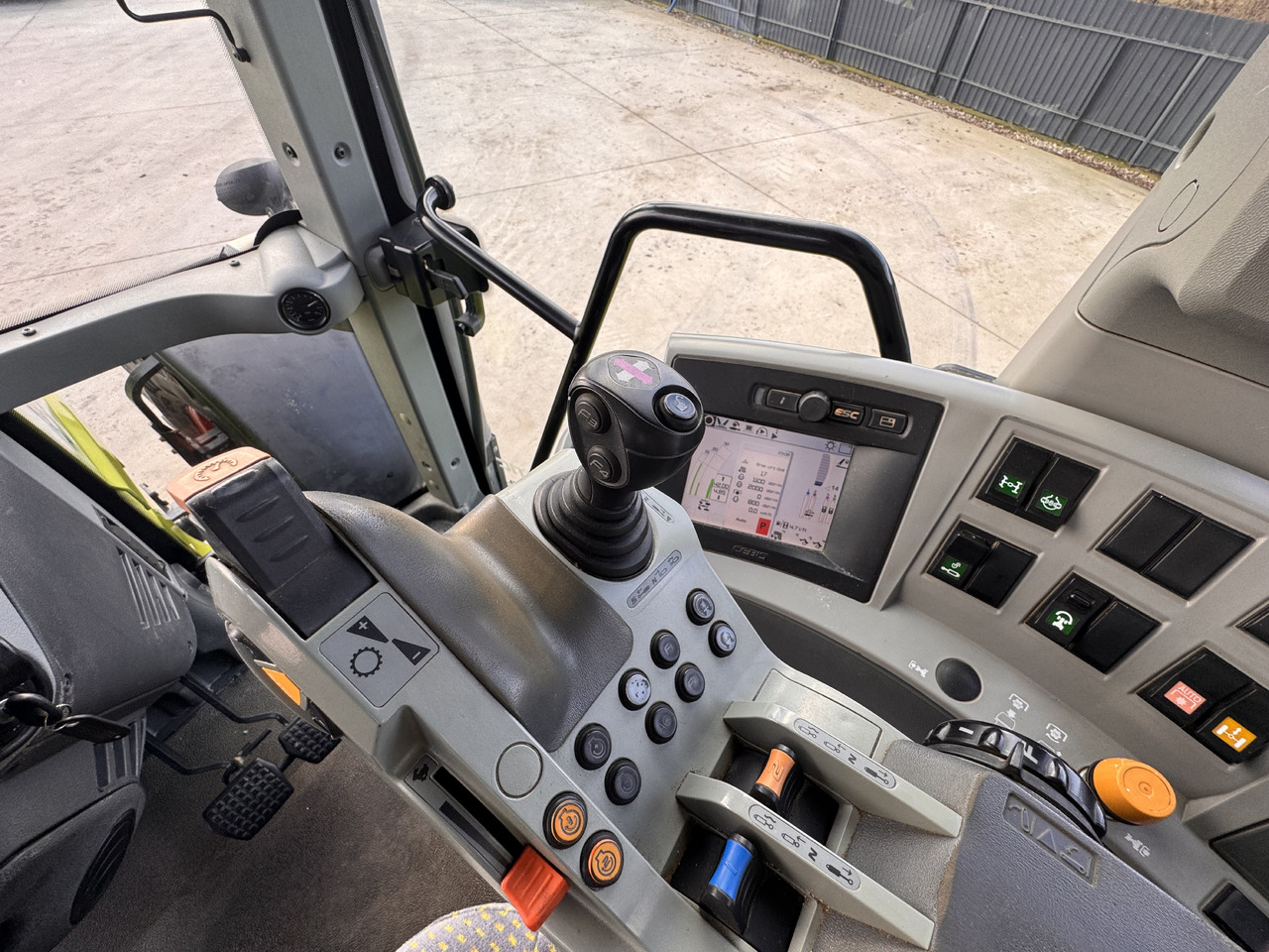 Claas Axion 820 Cebis C-matic - Tractor: foto 5 Claas Axion 820 Cebis C-matic - Tractor: foto 5