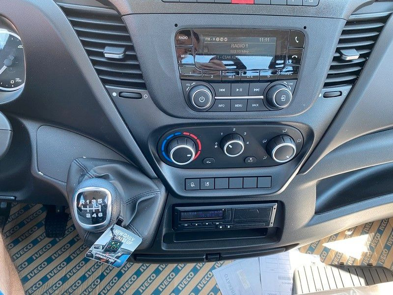 Iveco Daily 70C18H Dreiseitenkipper Iveco Daily 70C18H Dreiseitenkipper - Furgoneta basculante: foto 2 Iveco Daily 70C18H Dreiseitenkipper Iveco Daily 70C18H Dreiseitenkipper - Furgoneta basculante: foto 2