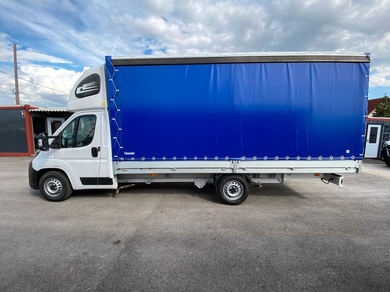 Peugeot BOXER CHC L4 HEAVY PRITSCHE+PLANE+SCHLAFKABINE - Furgoneta con lona: foto 3 Peugeot BOXER CHC L4 HEAVY PRITSCHE+PLANE+SCHLAFKABINE - Furgoneta con lona: foto 3