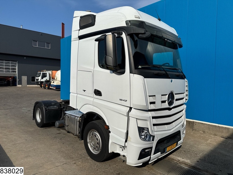Mercedes-Benz Actros 1842 EURO 6 - Cabeza tractora: foto 3 Mercedes-Benz Actros 1842 EURO 6 - Cabeza tractora: foto 3