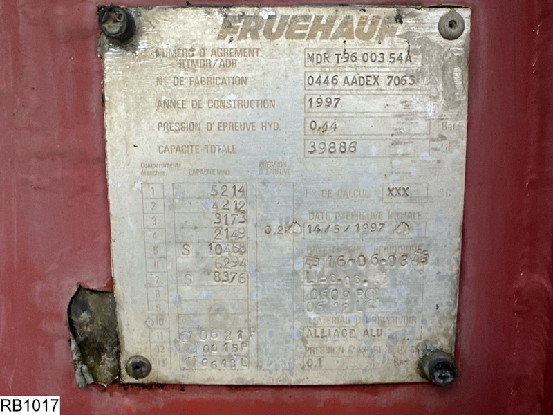 Fruehauf Fuel 39886 Liter, 7 Compartments - Semirremolque cisterna: foto 4 Fruehauf Fuel 39886 Liter, 7 Compartments - Semirremolque cisterna: foto 4