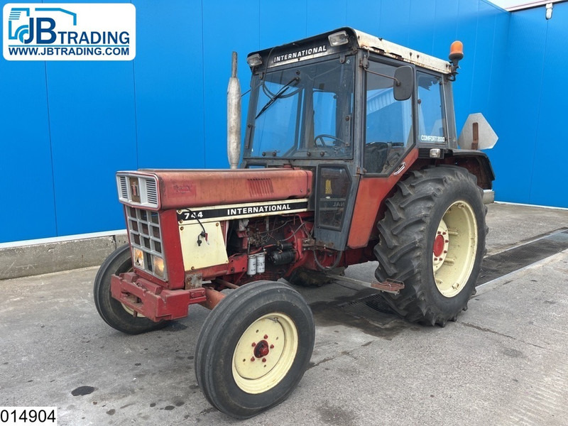 International 744 54 kW 72 HP, Manual - Tractor: foto 1 International 744 54 kW 72 HP, Manual - Tractor: foto 1