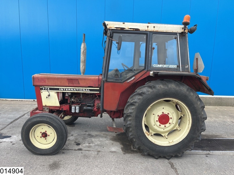 International 744 54 kW 72 HP, Manual - Tractor: foto 4 International 744 54 kW 72 HP, Manual - Tractor: foto 4