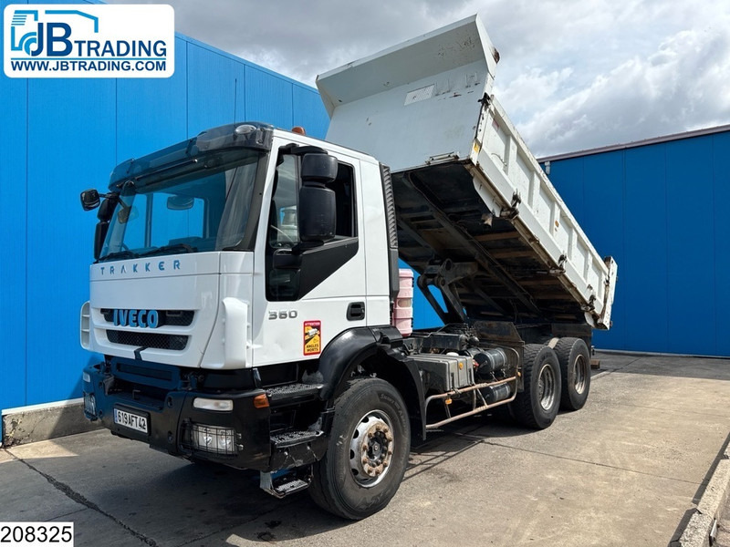 Iveco Trakker 360 6x4, Manual, Steel suspension - Camión volquete: foto 1 Iveco Trakker 360 6x4, Manual, Steel suspension - Camión volquete: foto 1