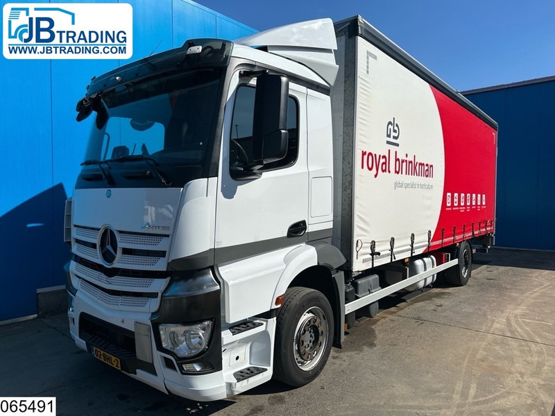 Mercedes-Benz Antos 1833 EURO 6, Dhollandia - Camión lona: foto 1 Mercedes-Benz Antos 1833 EURO 6, Dhollandia - Camión lona: foto 1