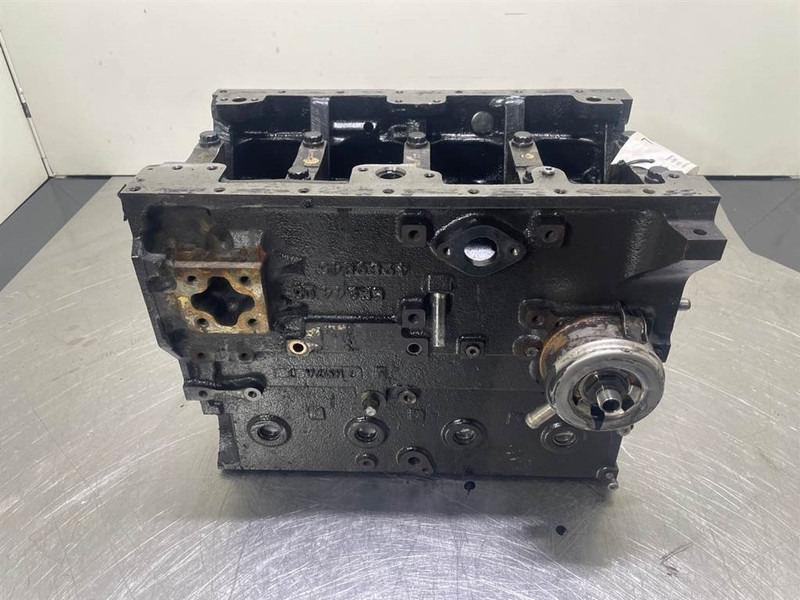 Ahlmann AS900-Cummins B3.3T-4989845-Crankcase/Unterblock - Motor para Maquinaria de construcción: foto 5 Ahlmann AS900-Cummins B3.3T-4989845-Crankcase/Unterblock - Motor para Maquinaria de construcción: foto 5