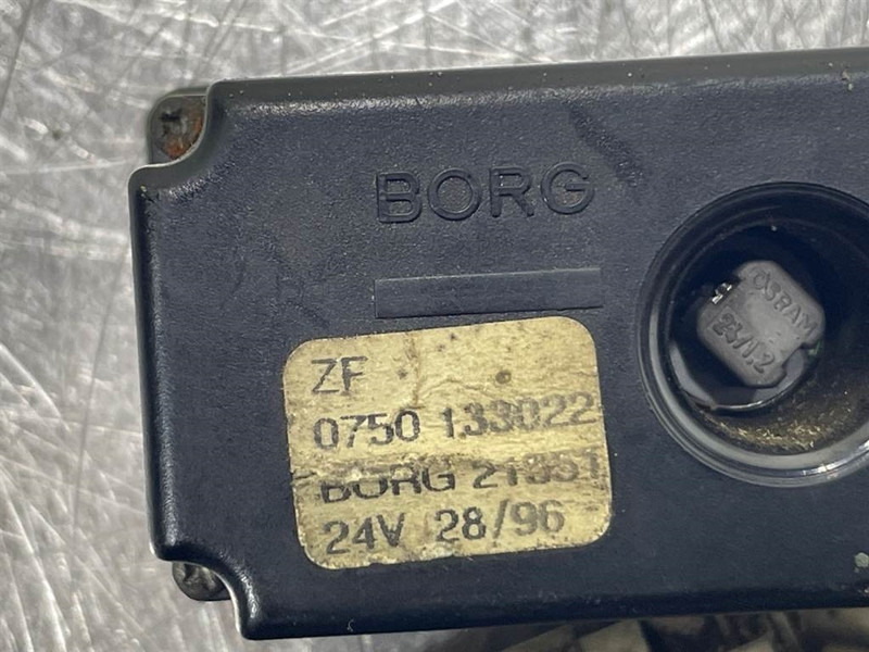 Ahlmann AZ14-4109455A-ZF 0750133022-Display unit/Dashboard - Sistema eléctrico para Maquinaria de construcción: foto 5 Ahlmann AZ14-4109455A-ZF 0750133022-Display unit/Dashboard - Sistema eléctrico para Maquinaria de construcción: foto 5