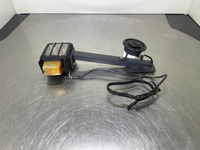 Ahlmann AZ6-4145335O/4193447A-Light/Leuchte/Verlichting - Sistema eléctrico para Maquinaria de construcción: foto 1 Ahlmann AZ6-4145335O/4193447A-Light/Leuchte/Verlichting - Sistema eléctrico para Maquinaria de construcción: foto 1