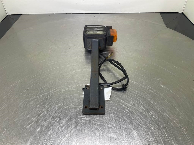 Ahlmann AZ6-4145335O/4193448A-Light/Leuchte/Verlichting - Sistema eléctrico para Maquinaria de construcción: foto 2 Ahlmann AZ6-4145335O/4193448A-Light/Leuchte/Verlichting - Sistema eléctrico para Maquinaria de construcción: foto 2