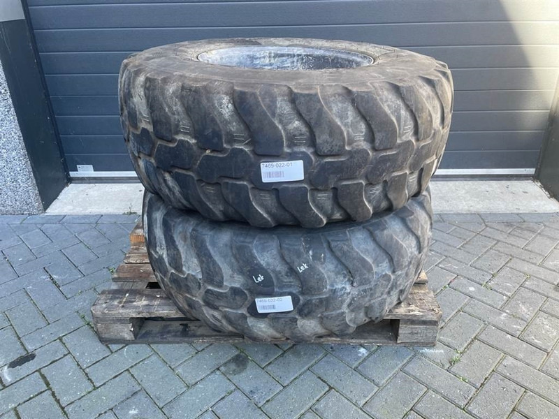 Ahlmann AZ85-Dunlop 405/70R20 (16/70R20)-Tire/Reifen/Band - Neumáticos y llantas para Maquinaria de construcción: foto 1 Ahlmann AZ85-Dunlop 405/70R20 (16/70R20)-Tire/Reifen/Band - Neumáticos y llantas para Maquinaria de construcción: foto 1