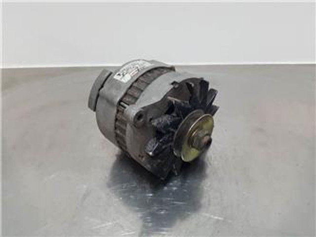 Dynamo 12V 65A-8AR2200L-Alternator/Lichtmaschine/D - Motor para Maquinaria de construcción: foto 1 Dynamo 12V 65A-8AR2200L-Alternator/Lichtmaschine/D - Motor para Maquinaria de construcción: foto 1