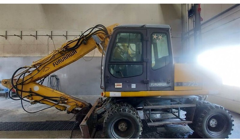 Furukawa W 725 LS (For parts) - Excavadora de ruedas: foto 4 Furukawa W 725 LS (For parts) - Excavadora de ruedas: foto 4