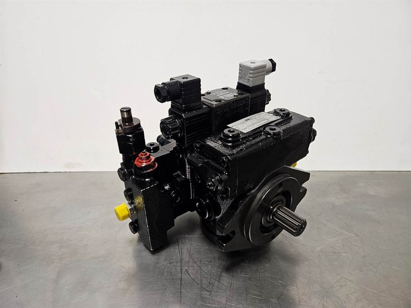 Giant 451T-Bondioli& Pavesi M4PV28-28-Drive pump/Rijpomp - Hidráulica para Maquinaria de construcción: foto 1 Giant 451T-Bondioli& Pavesi M4PV28-28-Drive pump/Rijpomp - Hidráulica para Maquinaria de construcción: foto 1