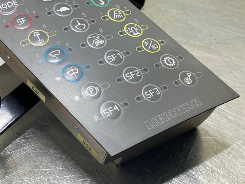 Liebherr A934C-94023357-BBT02-R5.1-Display unit/Dashboard - Sistema eléctrico para Maquinaria de construcción: foto 3 Liebherr A934C-94023357-BBT02-R5.1-Display unit/Dashboard - Sistema eléctrico para Maquinaria de construcción: foto 3