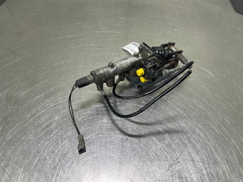 Liebherr L514-7621940-Brake cylinder/Bremszylinder - Piezas de freno para Maquinaria de construcción: foto 1 Liebherr L514-7621940-Brake cylinder/Bremszylinder - Piezas de freno para Maquinaria de construcción: foto 1