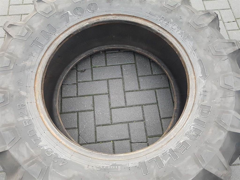 Pirelli 420/70R28-Tire/Reifen/Band - Neumáticos y llantas para Maquinaria de construcción: foto 4 Pirelli 420/70R28-Tire/Reifen/Band - Neumáticos y llantas para Maquinaria de construcción: foto 4