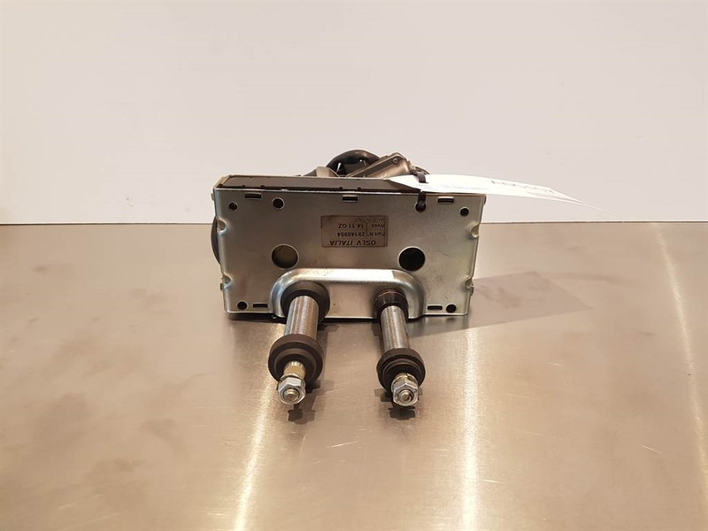 Terex TL/SKL-5388665416-OSLV-Wiper motor/Wischermotor - Sistema eléctrico para Maquinaria de construcción: foto 1 Terex TL/SKL-5388665416-OSLV-Wiper motor/Wischermotor - Sistema eléctrico para Maquinaria de construcción: foto 1