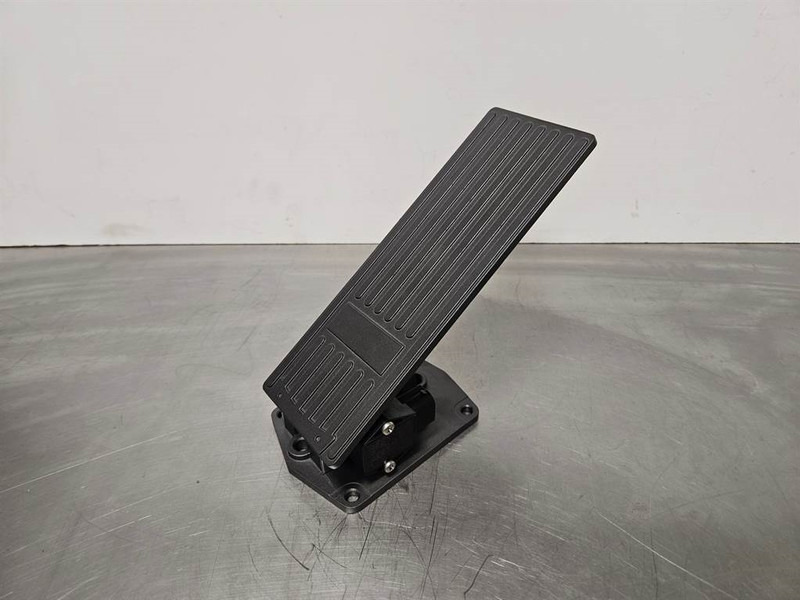 Terex TL260-5350260006-Gas pedal/Fusspedal/Gaspedaal - Sistema eléctrico para Maquinaria de construcción: foto 3 Terex TL260-5350260006-Gas pedal/Fusspedal/Gaspedaal - Sistema eléctrico para Maquinaria de construcción: foto 3