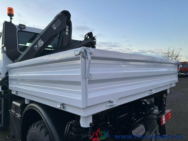Unimog U 300 4x4 mit Kran Nur 78.144 KM zGG.7.490Kg. - Furgoneta caja abierta: foto 4 Unimog U 300 4x4 mit Kran Nur 78.144 KM zGG.7.490Kg. - Furgoneta caja abierta: foto 4