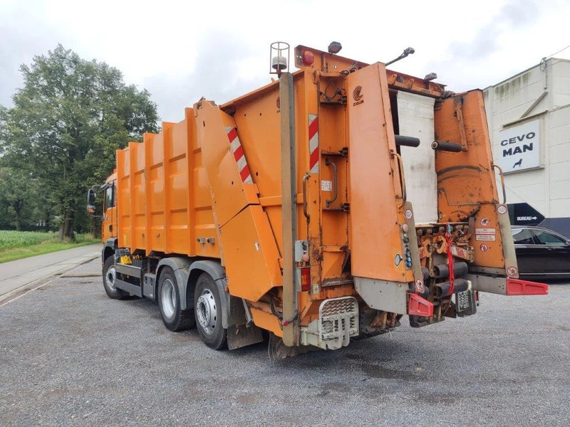 MAN TGA 26.320 6x2 garbage truck ZOELLER - Camión de basura: foto 4 MAN TGA 26.320 6x2 garbage truck ZOELLER - Camión de basura: foto 4