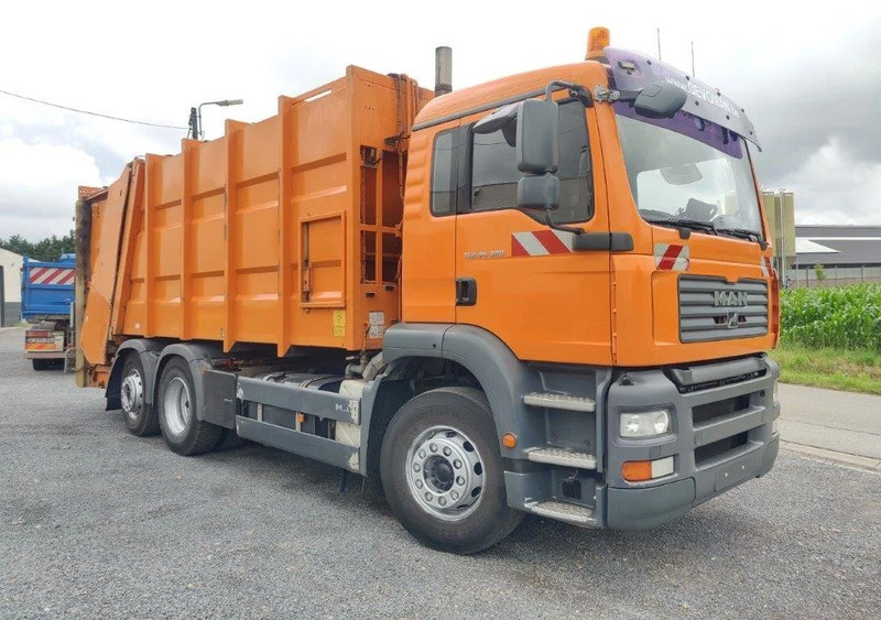 MAN TGA 26.320 6x2 garbage truck ZOELLER - Camión de basura: foto 2 MAN TGA 26.320 6x2 garbage truck ZOELLER - Camión de basura: foto 2