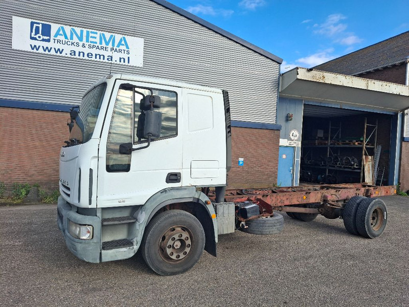 Iveco ML150E21 EUROCARGO - Camión chasis: foto 2 Iveco ML150E21 EUROCARGO - Camión chasis: foto 2